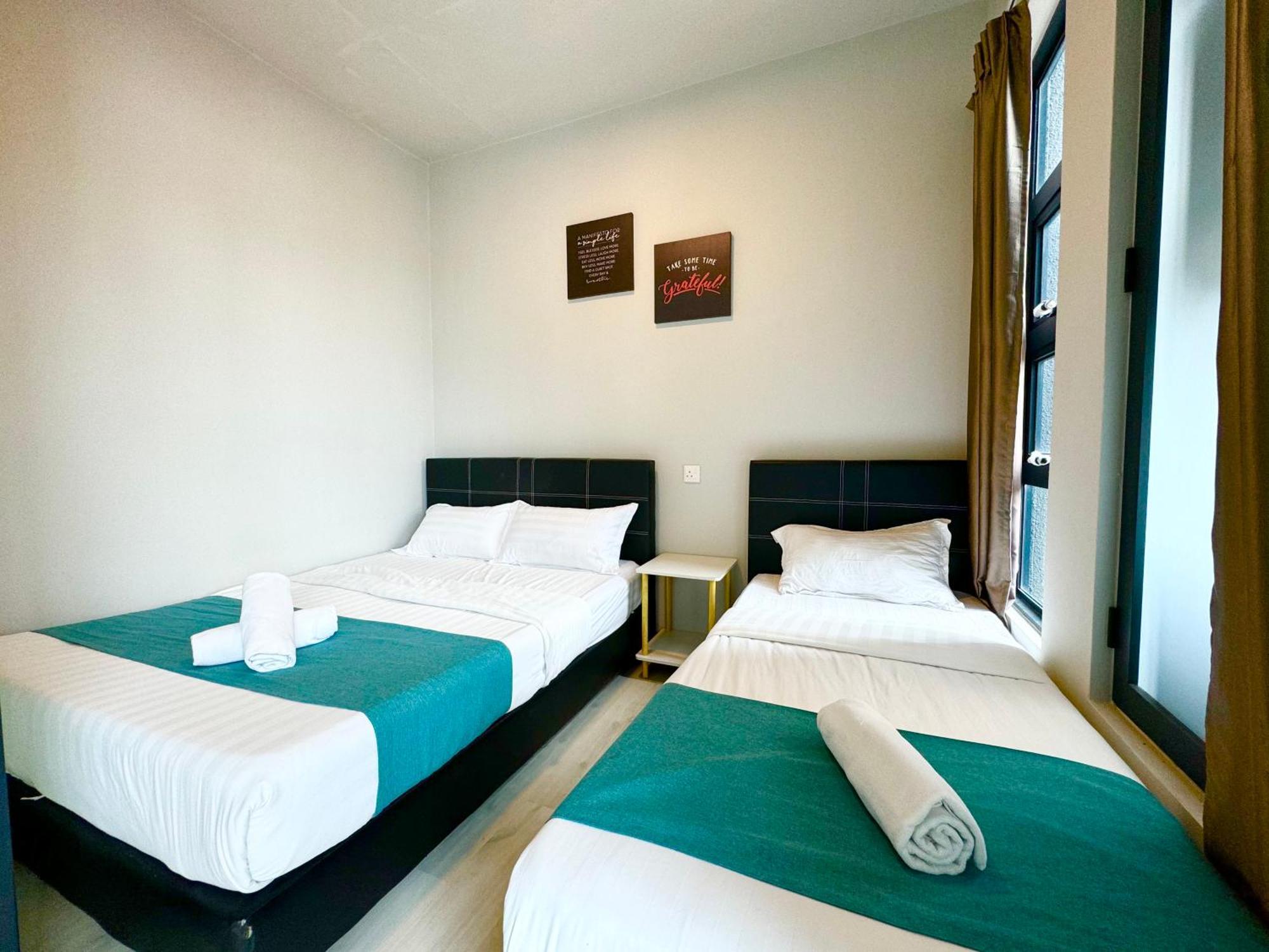 Sunset Seaview Vacation Condos @ Jesselton Quay Kota Kinabalu Rom bilde
